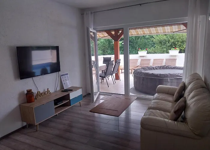 Vila Brig 108 - Private Swimming Pool And Jacuzzi