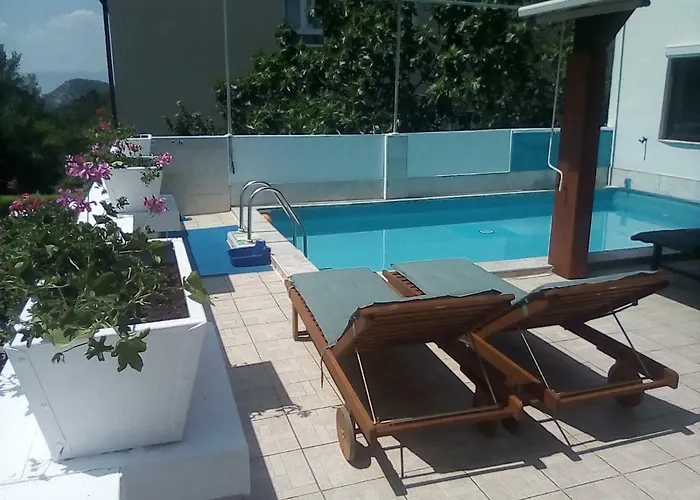 Vila Brig 108 - Private Swimming Pool And Jacuzzi