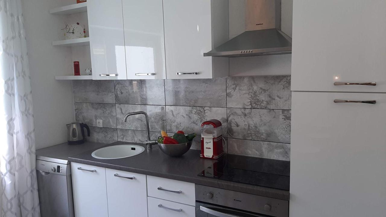 Brig 108 - Private Swimming Pool And Jacuzzi Apartment *