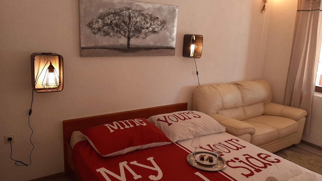 Brig 108 - Private Swimming Pool And Jacuzzi *