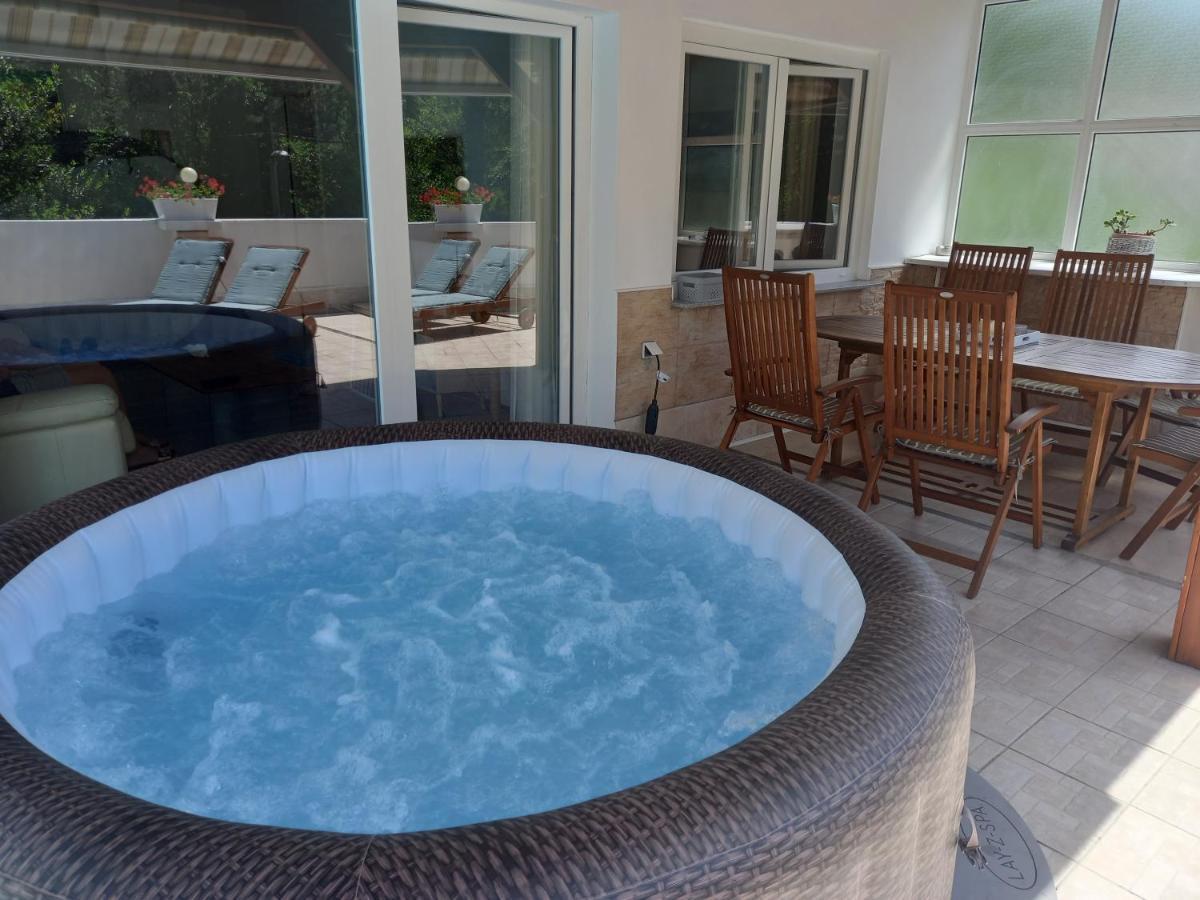 Brig 108 - Private Swimming Pool And Jacuzzi Apartment *