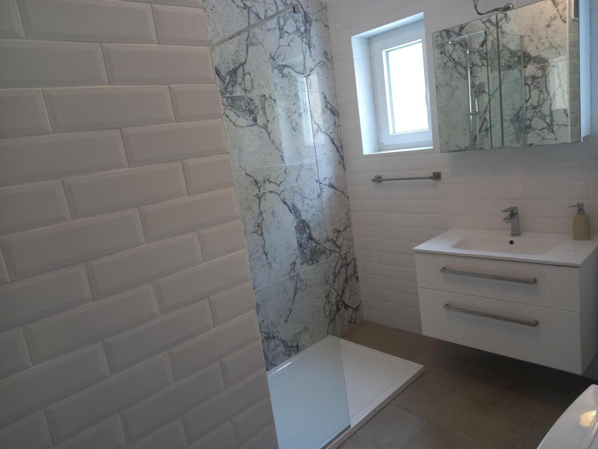 Apartment Brig 108 - Private Swimming Pool And Jacuzzi *